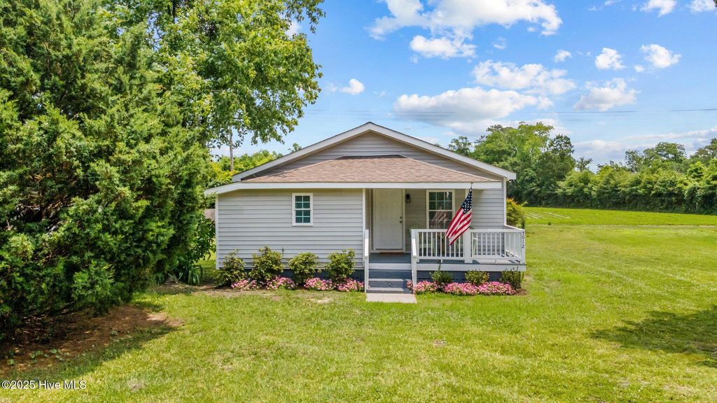 Photo of 5012 Highway 101, Newport, NC 28570 (MLS # 100513046)