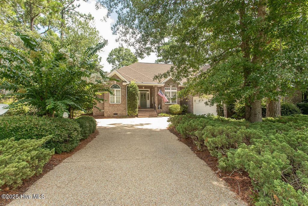 Photo of 134 Windsor Circle SW, Ocean Isle Beach, NC 28469 (MLS # 100521008)