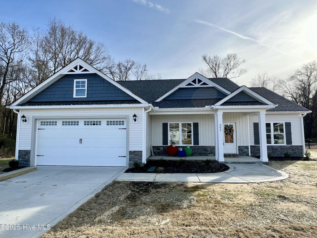 Photo of 302 Creeks Edge Drive, Pikeville, NC 27863 (MLS # 100534972)