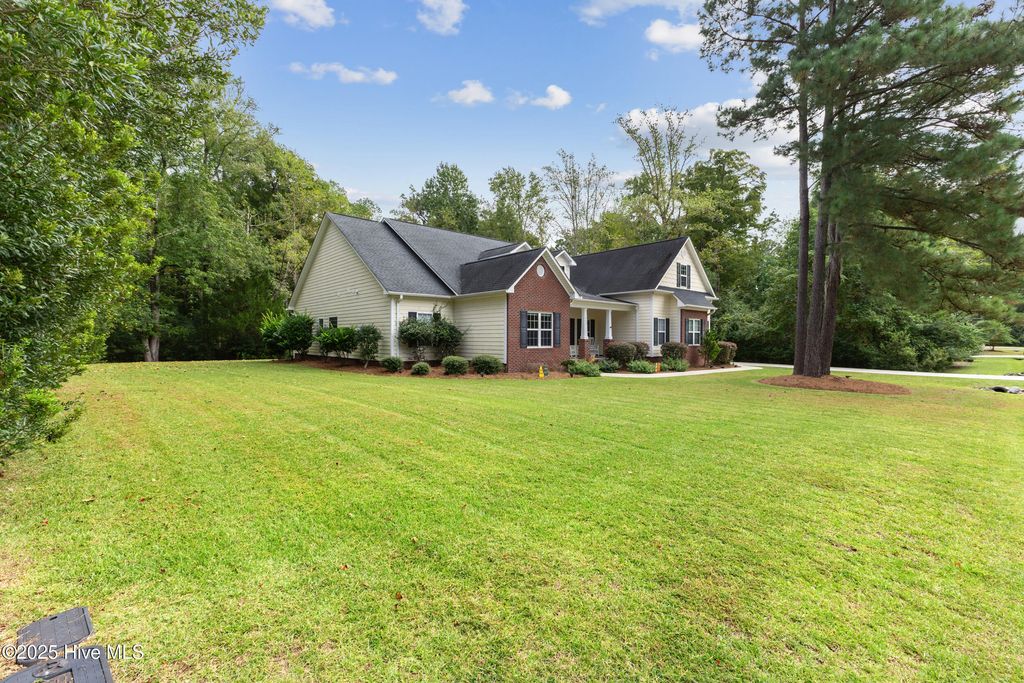 Photo of 167 Hydrangea Lane, Hampstead, NC 28443 (MLS # 100534700)