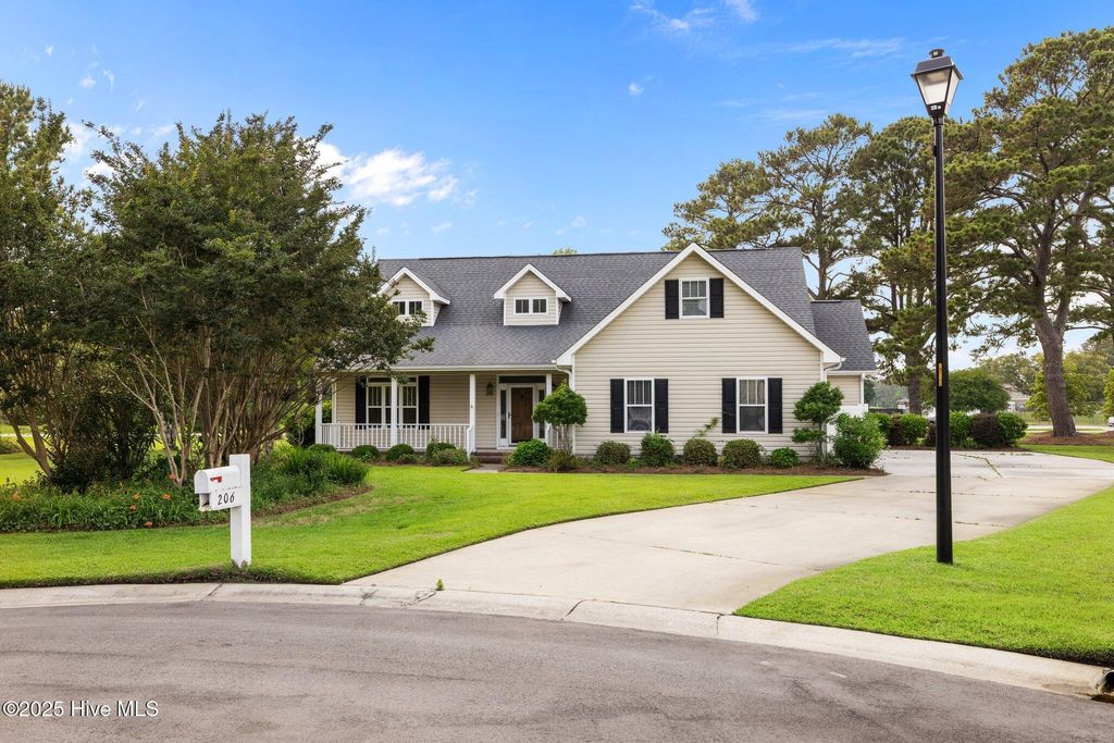 Photo of 206 Lazy Lane, Morehead City, NC 28557 (MLS # 100508518)