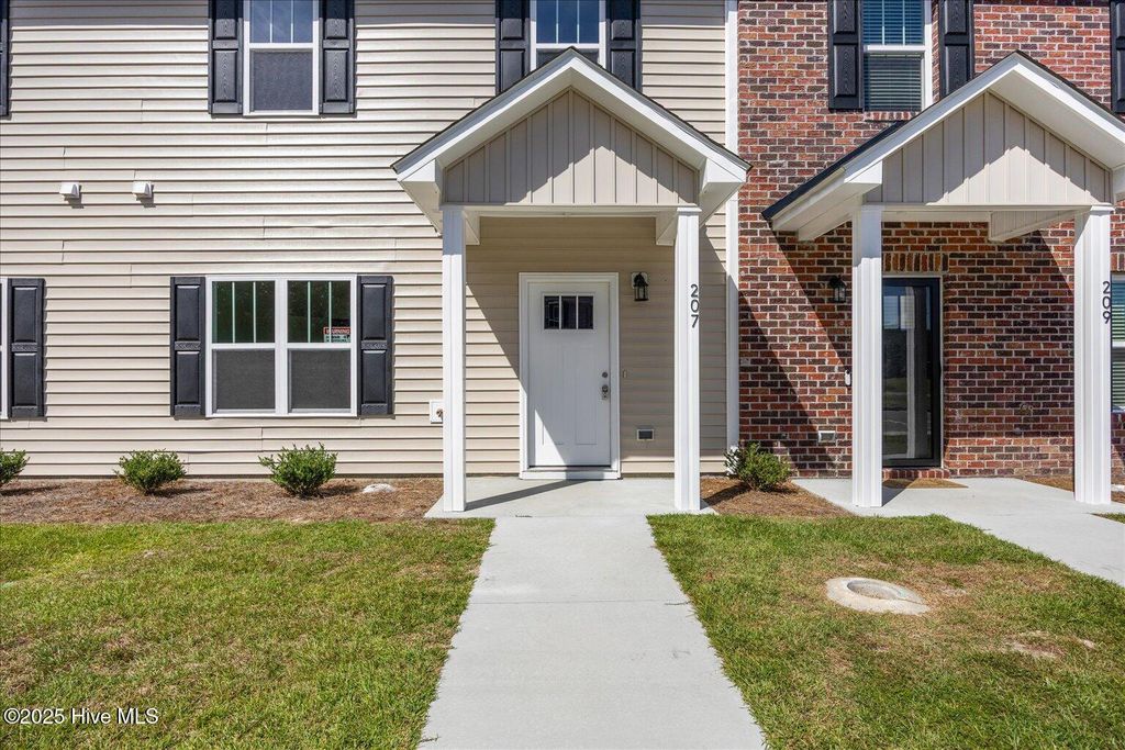 Photo of 207 Lincoln Place Circle, Leland, NC 28451 (MLS # 100510662)