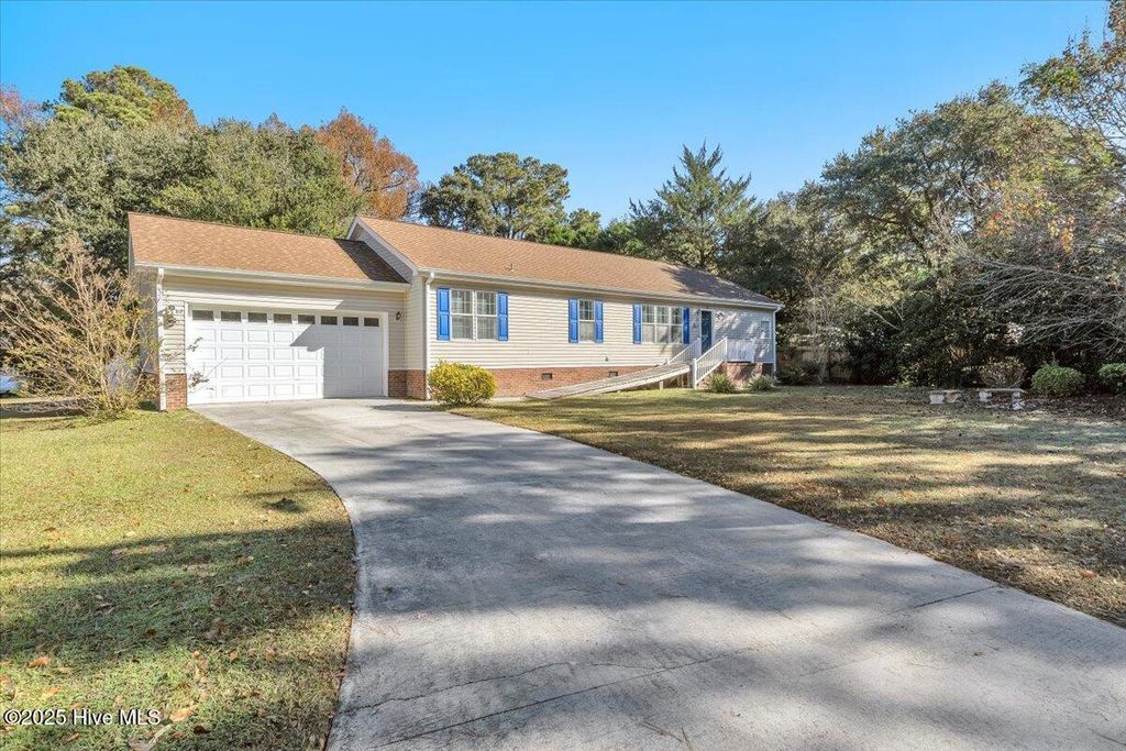 Photo of 1129 Davis Sound Lane, Wilmington, NC 28409 (MLS # 100543135)