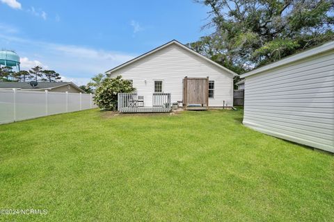 A home in Oak Island