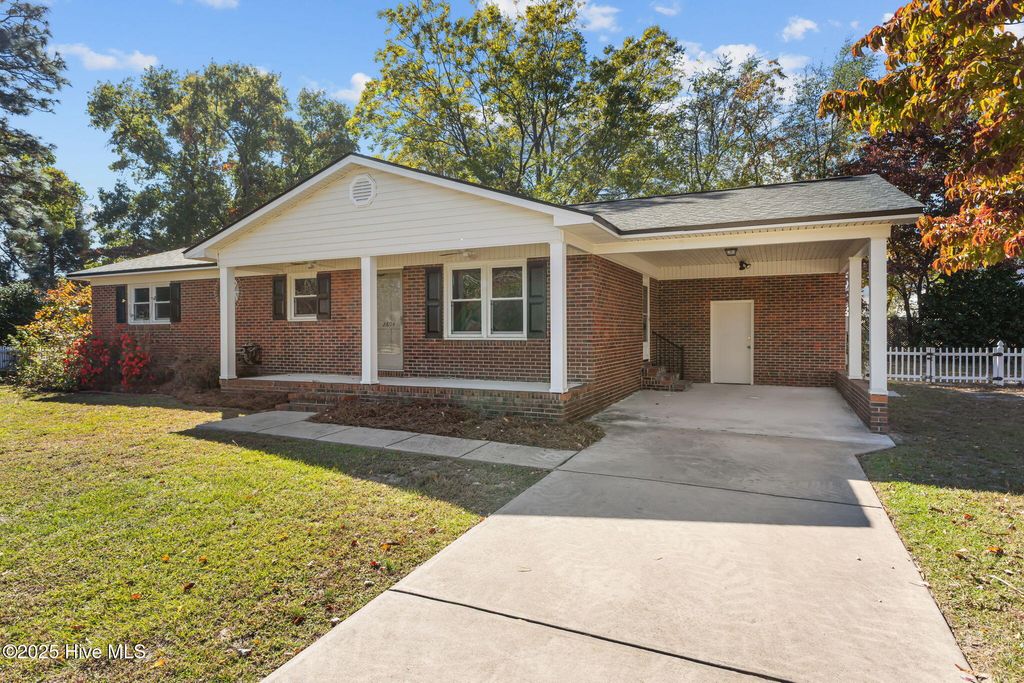 Photo of 2604 Geneva Court, Fayetteville, NC 28306 (MLS # 100538204)