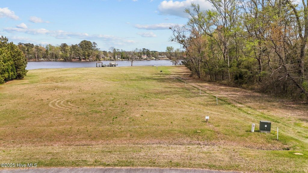Photo of 23 Bridgewater North Dr, Bath, NC 27808 (MLS # 100502801)