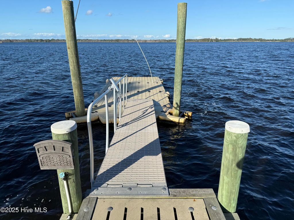 Photo of 1804 River Drive, New Bern, NC 28560 (MLS # 100534941)