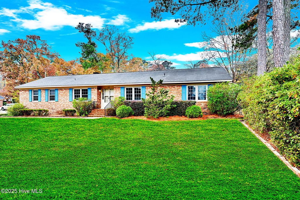 Photo of 108 Wilkshire Drive, Greenville, NC 27858 (MLS # 100542620)