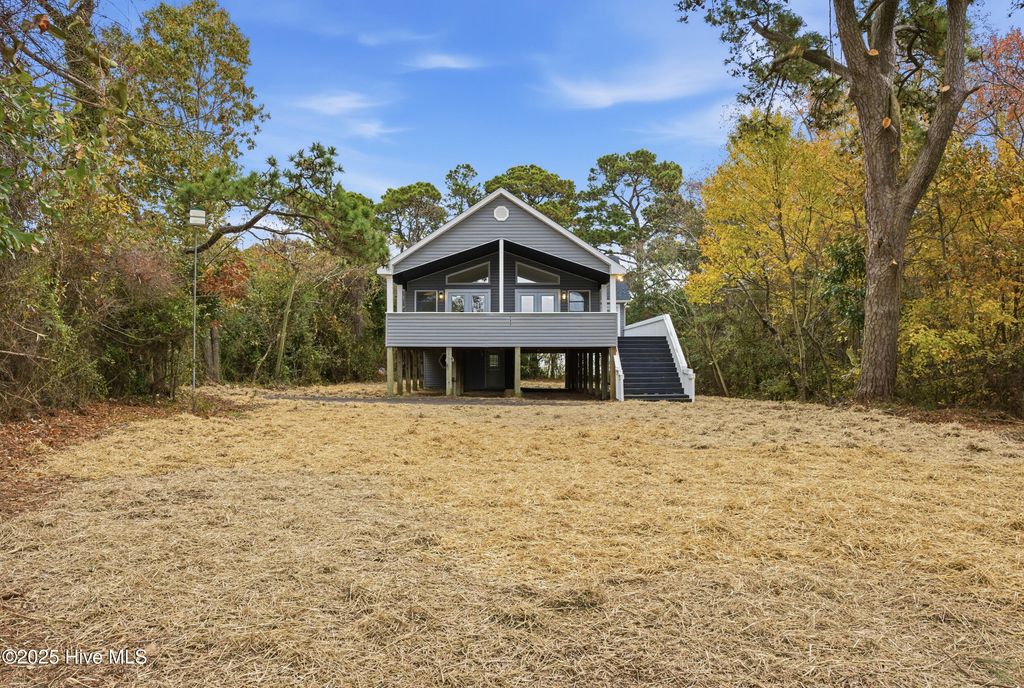 Photo of 133 N River Drive, Jarvisburg, NC 27947 (MLS # 100542818)