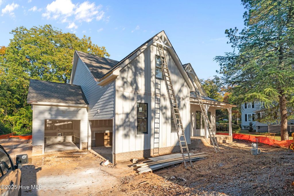 Photo of 245 W Connecticut Avenue, Southern Pines, NC 28387 (MLS # 100533709)