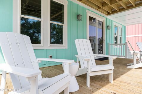 A home in Oak Island