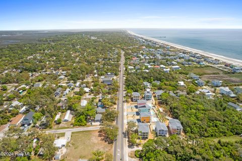 A home in Oak Island