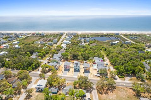 A home in Oak Island