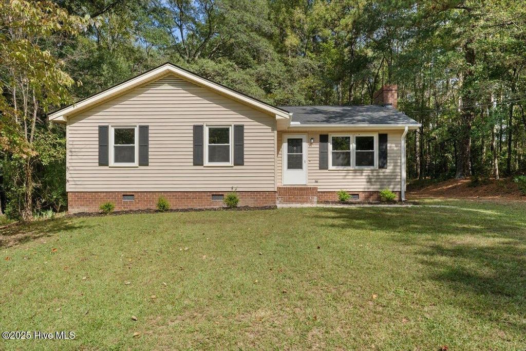 Photo of 313 Mcarthur Drive, Rockingham, NC 28379 (MLS # 100534340)