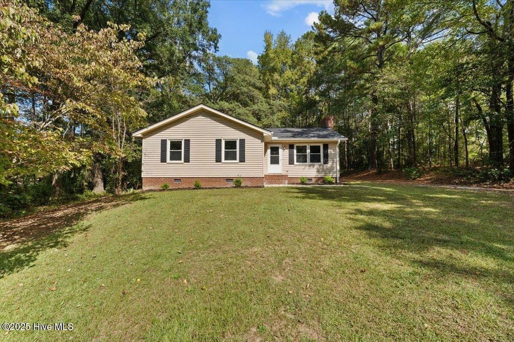 Photo of 313 Mcarthur Drive, Rockingham, NC 28379 (MLS # 100534340)