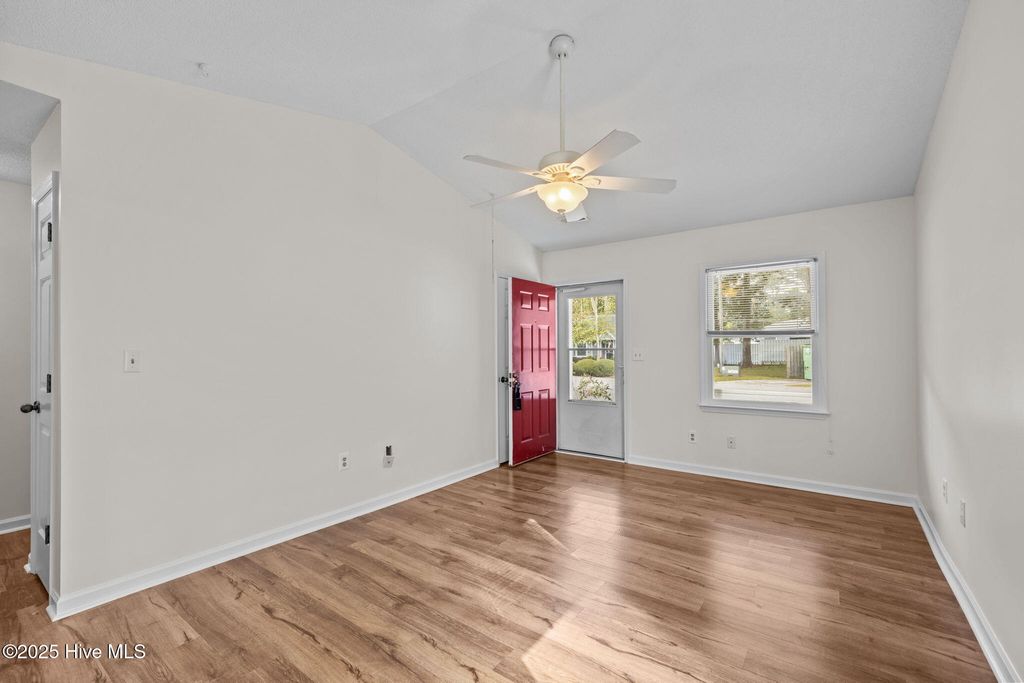 Photo of 600 N 35th Street #1301, Morehead City, NC 28557 (MLS # 100532657)