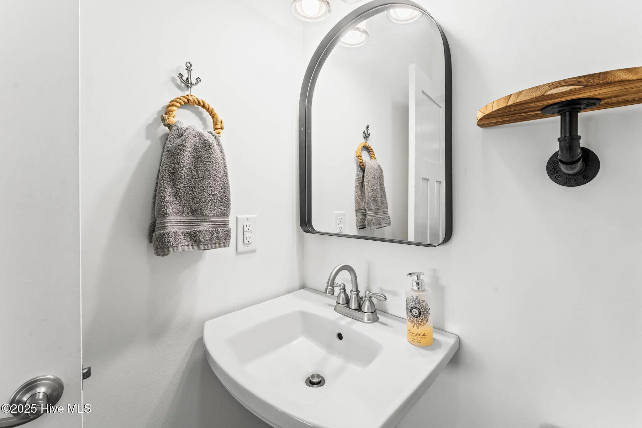 Sneads Ferry, North Carolina 28460, United States, 4 Bedrooms Bedrooms, ,4 BathroomsBathrooms,Residential,Active,183277