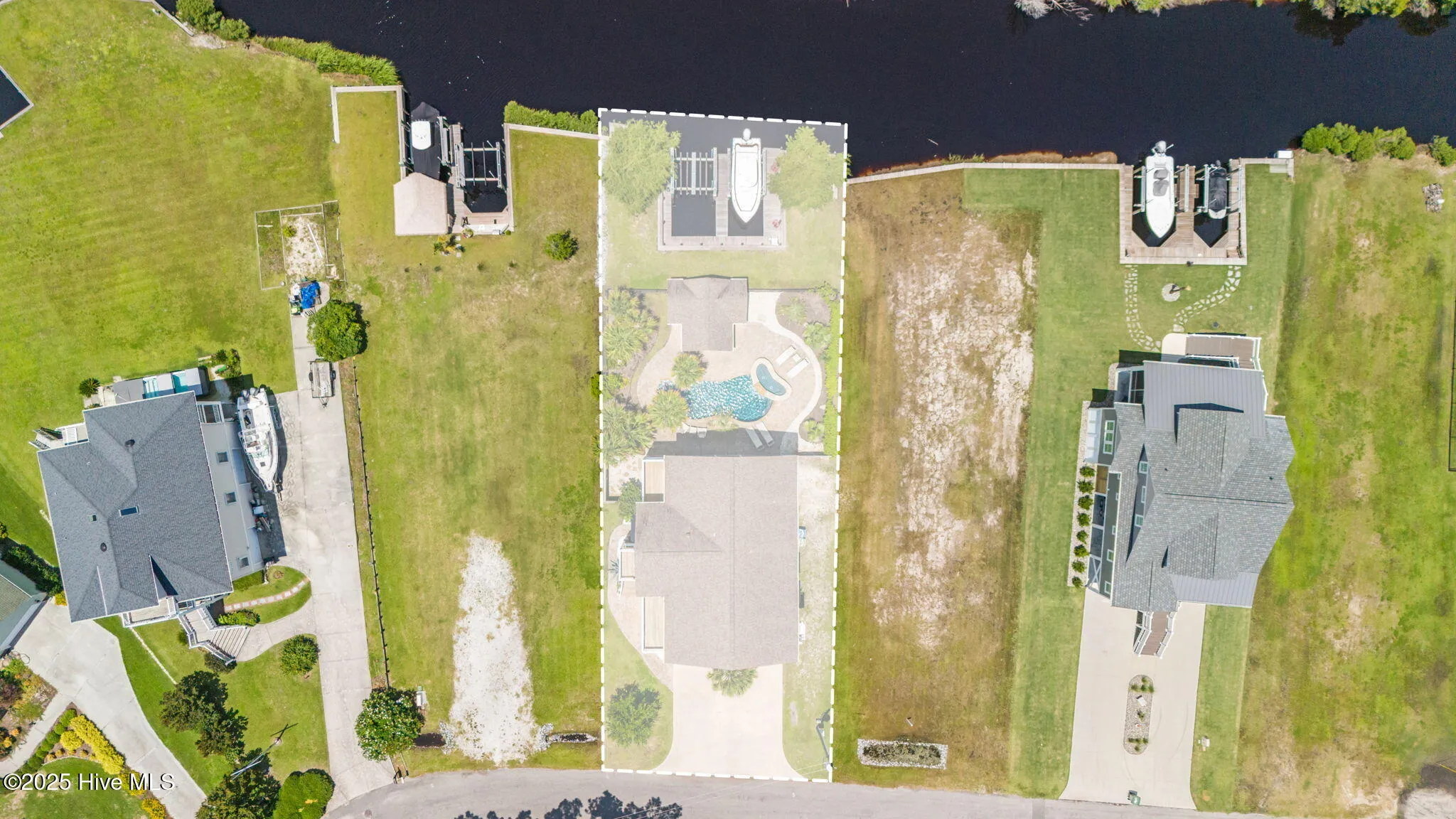 Sneads Ferry, North Carolina 28460, United States, 4 Bedrooms Bedrooms, ,4 BathroomsBathrooms,Residential,Active,183277