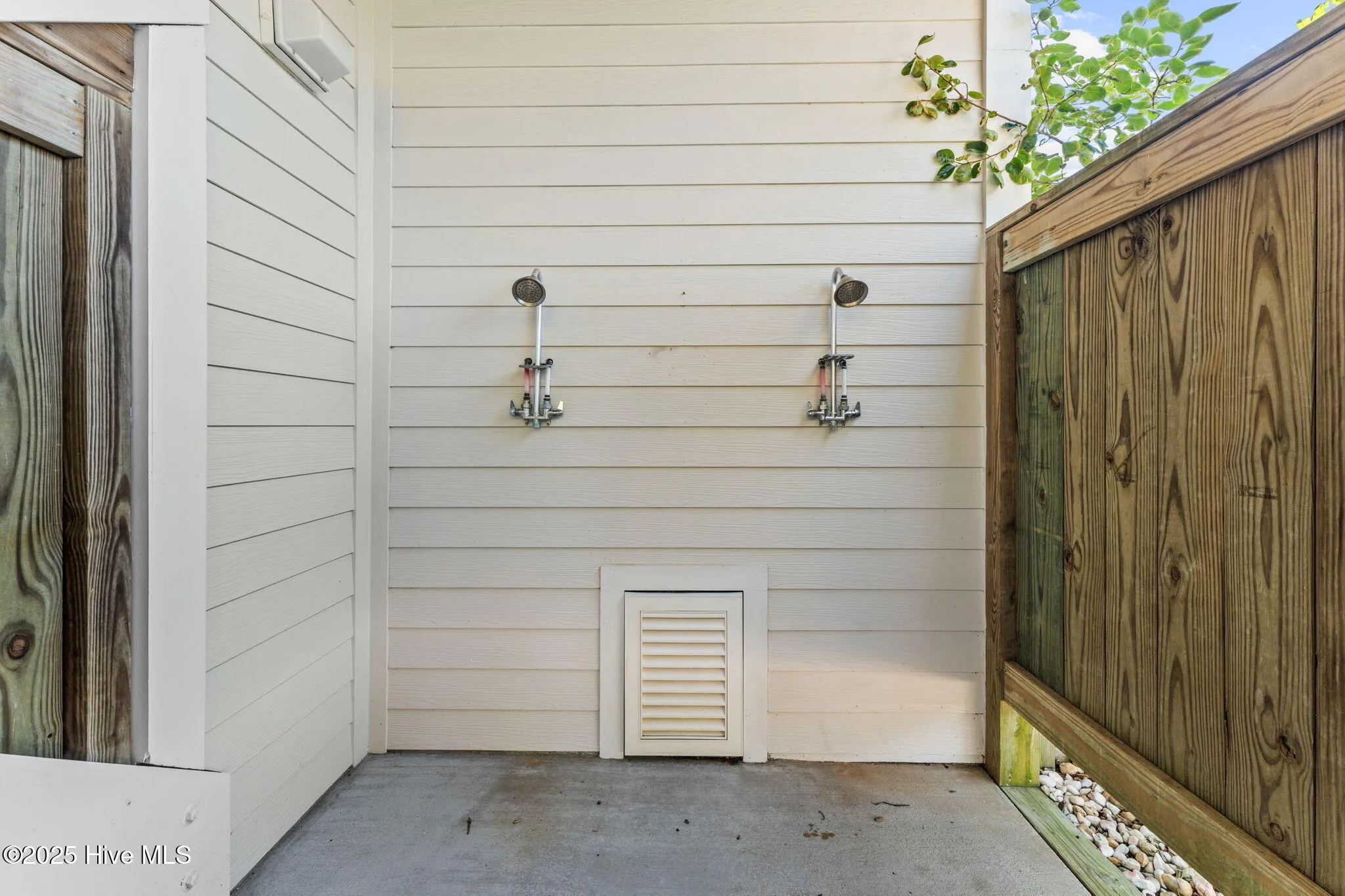 Sneads Ferry, North Carolina 28460, United States, 4 Bedrooms Bedrooms, ,4 BathroomsBathrooms,Residential,Active,183277