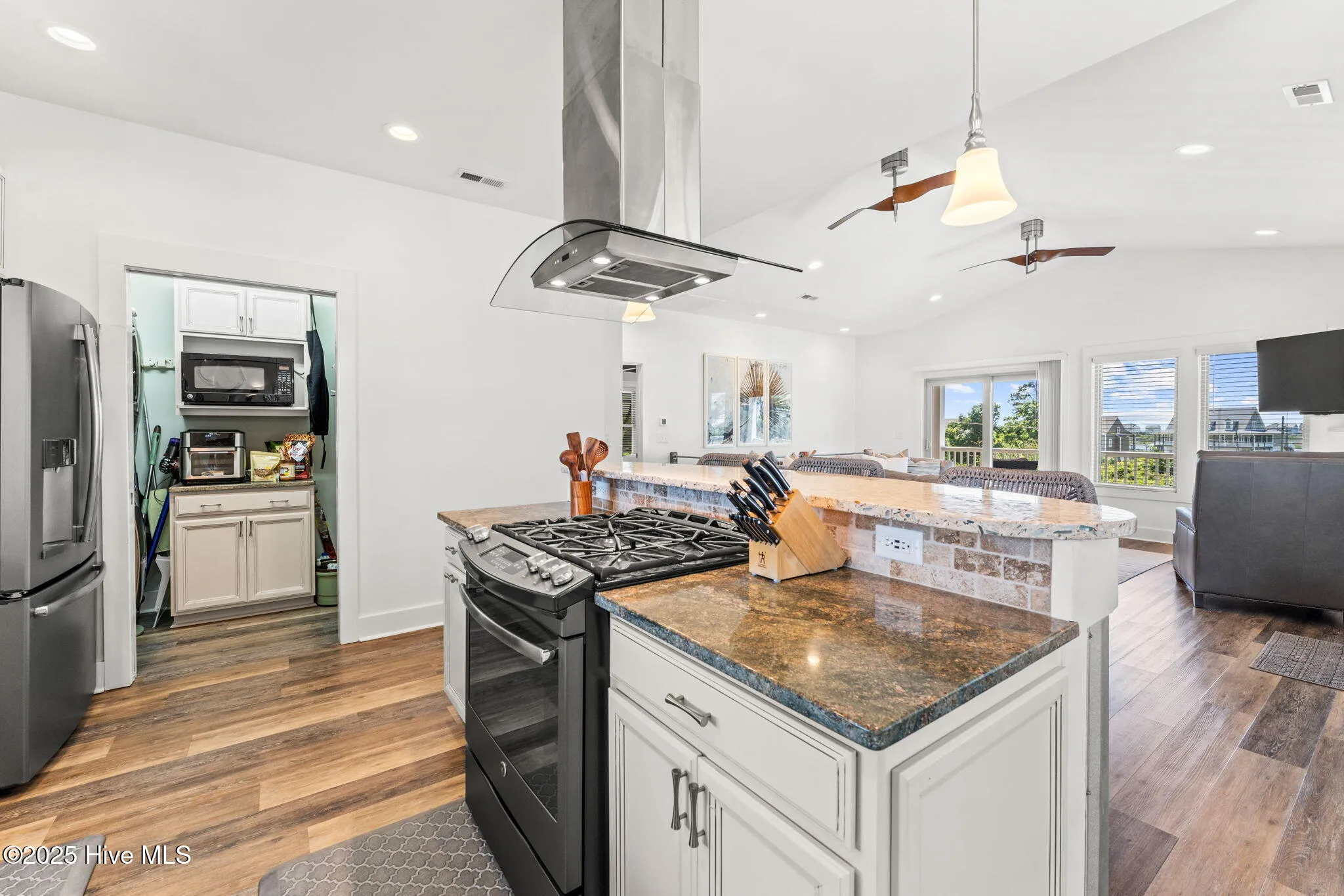 Sneads Ferry, North Carolina 28460, United States, 4 Bedrooms Bedrooms, ,4 BathroomsBathrooms,Residential,Active,183277