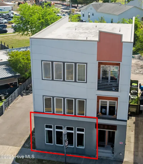 MLS: 100498899