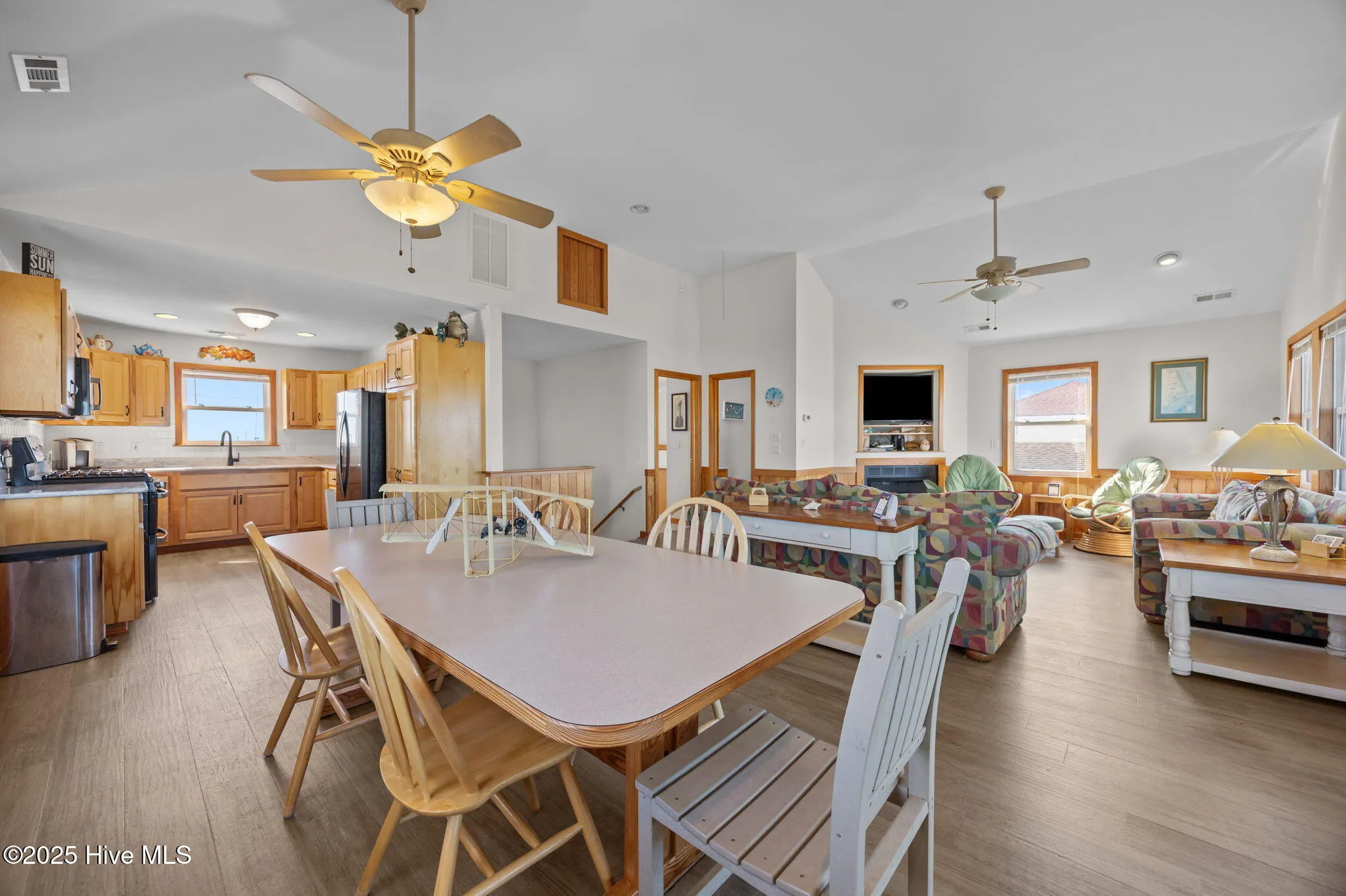 Kill Devil Hills, North Carolina 27948, United States, 4 Bedrooms Bedrooms, ,4 BathroomsBathrooms,Residential,Active,233264