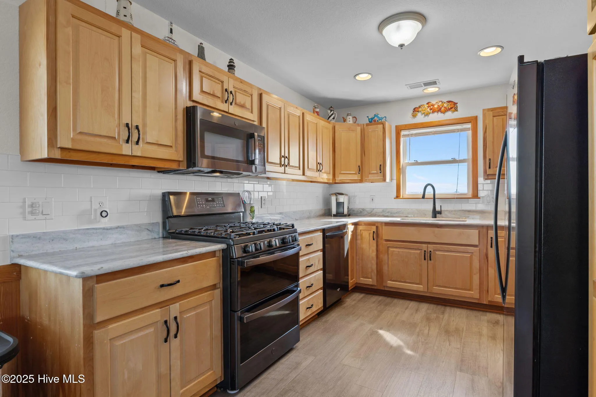 Kill Devil Hills, North Carolina 27948, United States, 4 Bedrooms Bedrooms, ,4 BathroomsBathrooms,Residential,Active,233264