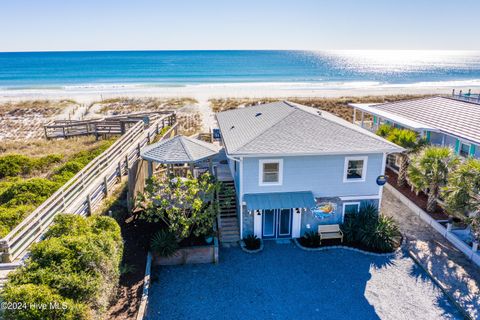 A home in Topsail Beach