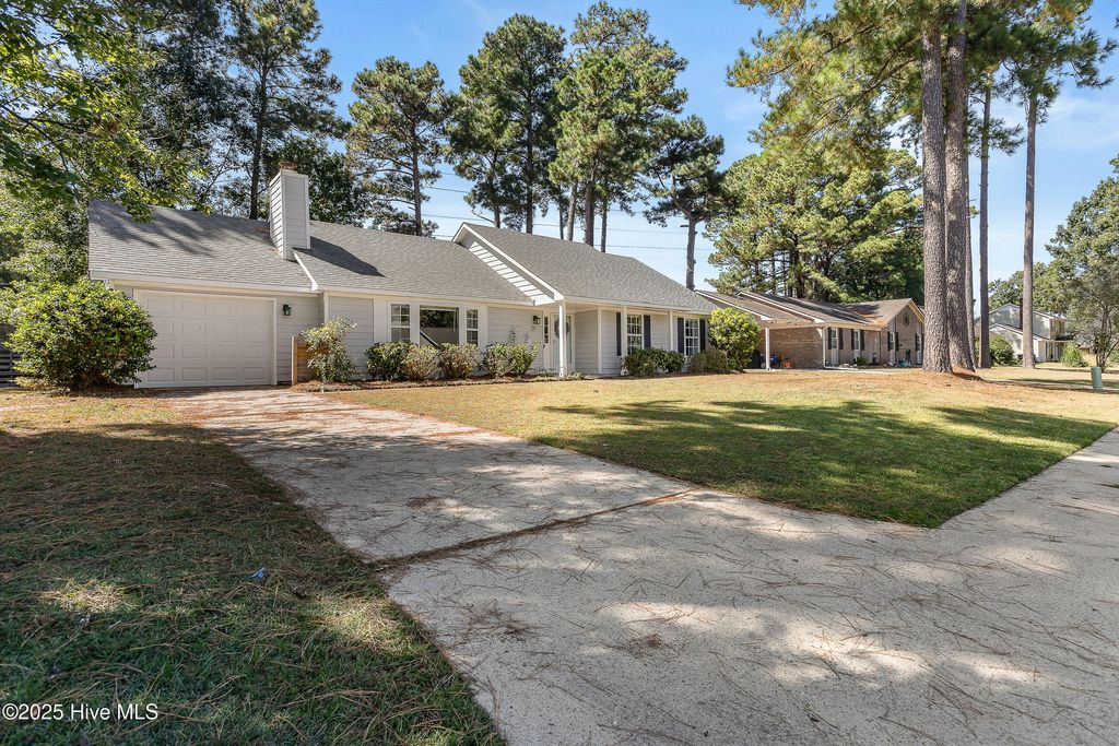 Photo of 121 Silver Leaf Drive, Jacksonville, NC 28546 (MLS # 100532892)