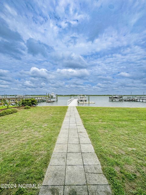 A home in Topsail Beach