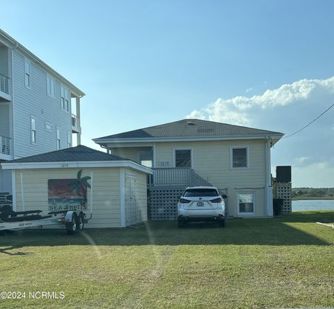 A home in Topsail Beach