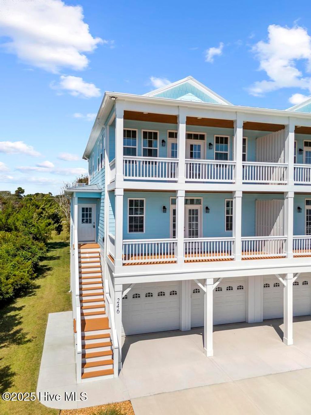 Photo of 246 Grandview Drive, Sneads Ferry, NC 28460 (MLS # 100533326)
