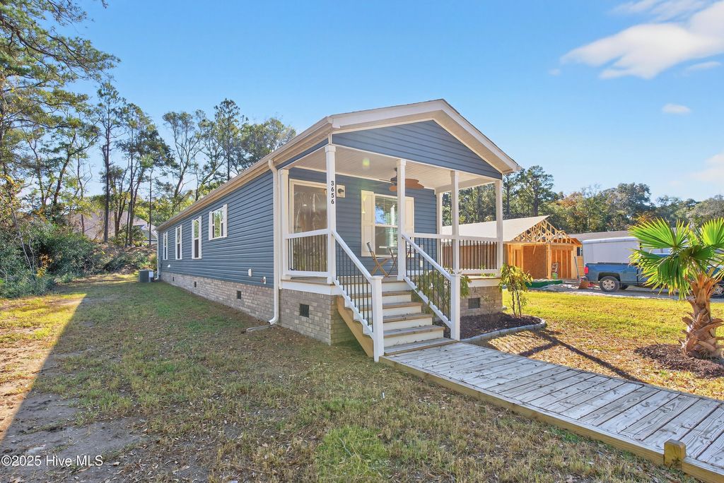 Photo of 3656 Lakeview Drive SW, Supply, NC 28462 (MLS # 100542512)