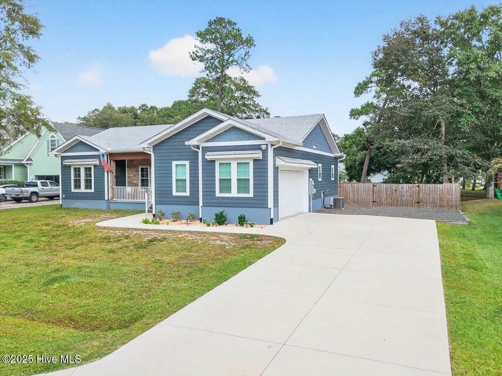 Photo of 1748 Sandalwood Drive SW, Ocean Isle Beach, NC 28469 (MLS # 100528108)