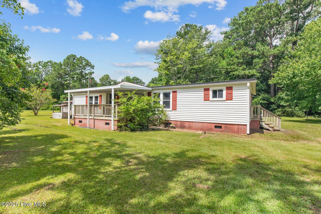 Photo of 136 Smedley Lane, Maysville, NC 28555 (MLS # 100519628)