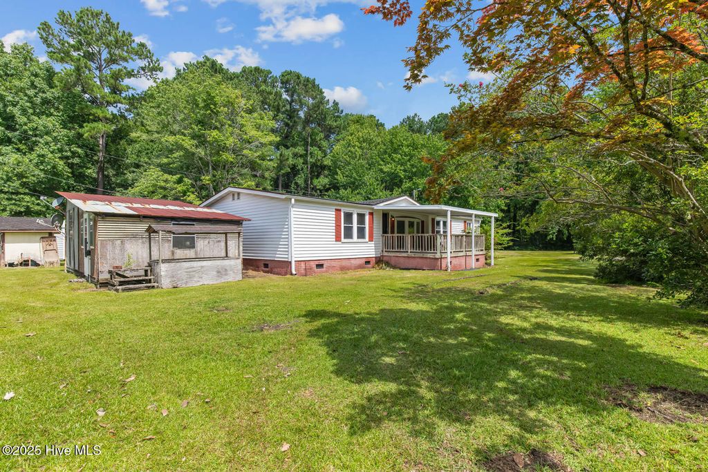Photo of 136 Smedley Lane, Maysville, NC 28555 (MLS # 100519628)