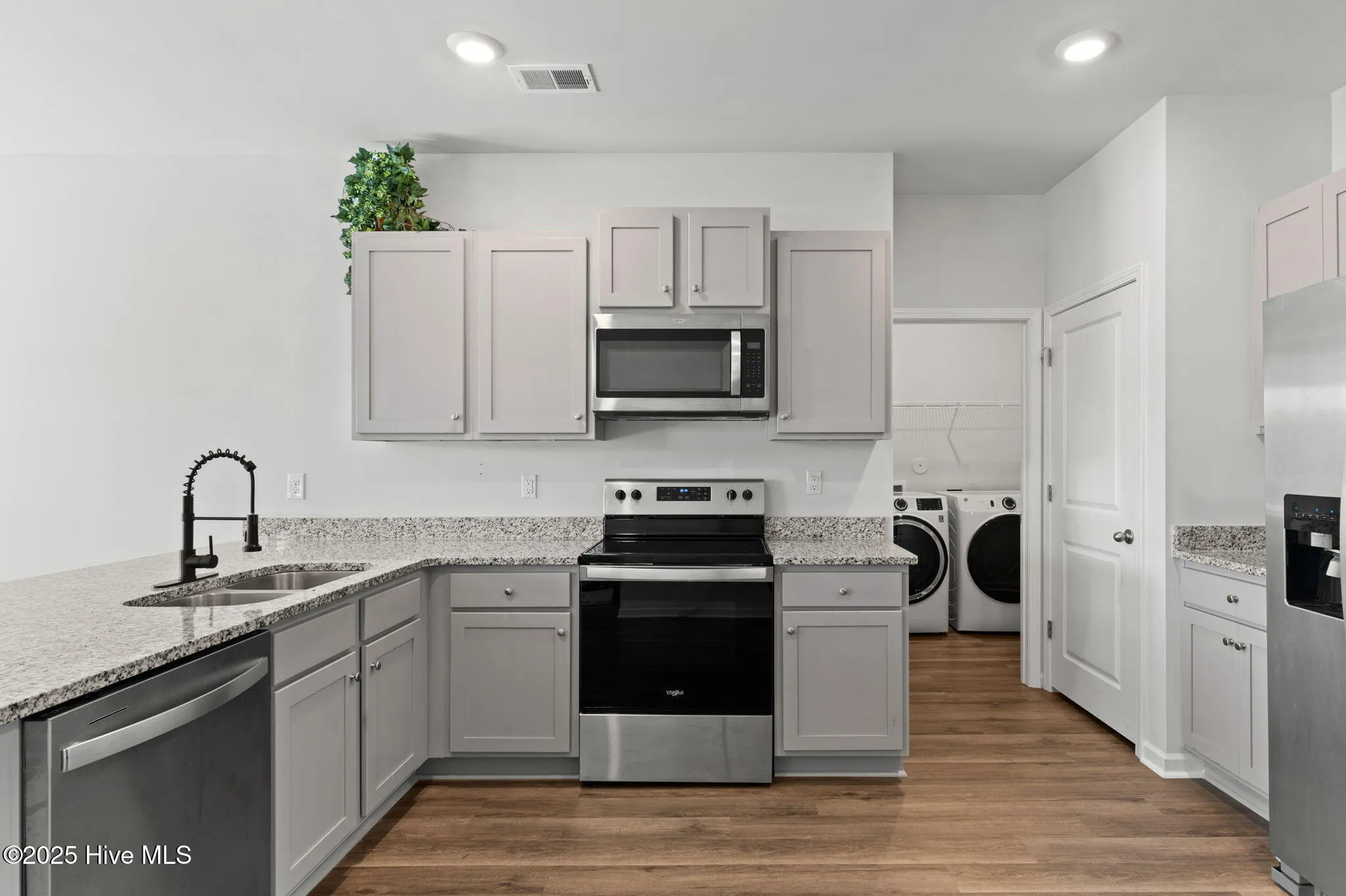 Bolivia, North Carolina 28422, United States, 3 Bedrooms Bedrooms, ,2 BathroomsBathrooms,Residential,Active,188428