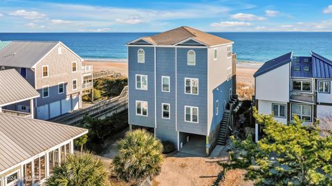 A home in North Topsail Beach