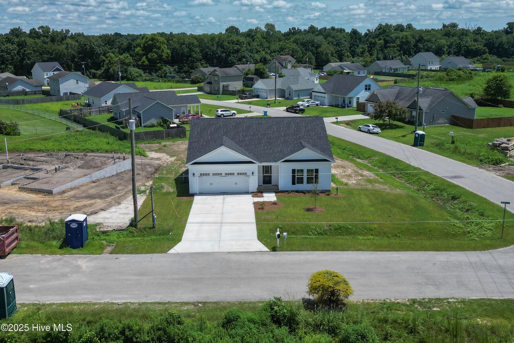 Photo of 100 Dole Court, Richlands, NC 28574 (MLS # 100488193)