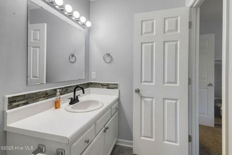 Tiny photo for 113 Parnell Road, Hubert, NC 28539 (MLS # 100539752)