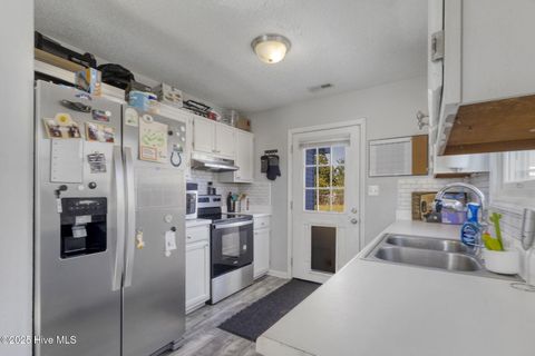 Tiny photo for 113 Parnell Road, Hubert, NC 28539 (MLS # 100539752)