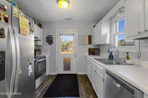 Tiny photo for 113 Parnell Road, Hubert, NC 28539 (MLS # 100539752)