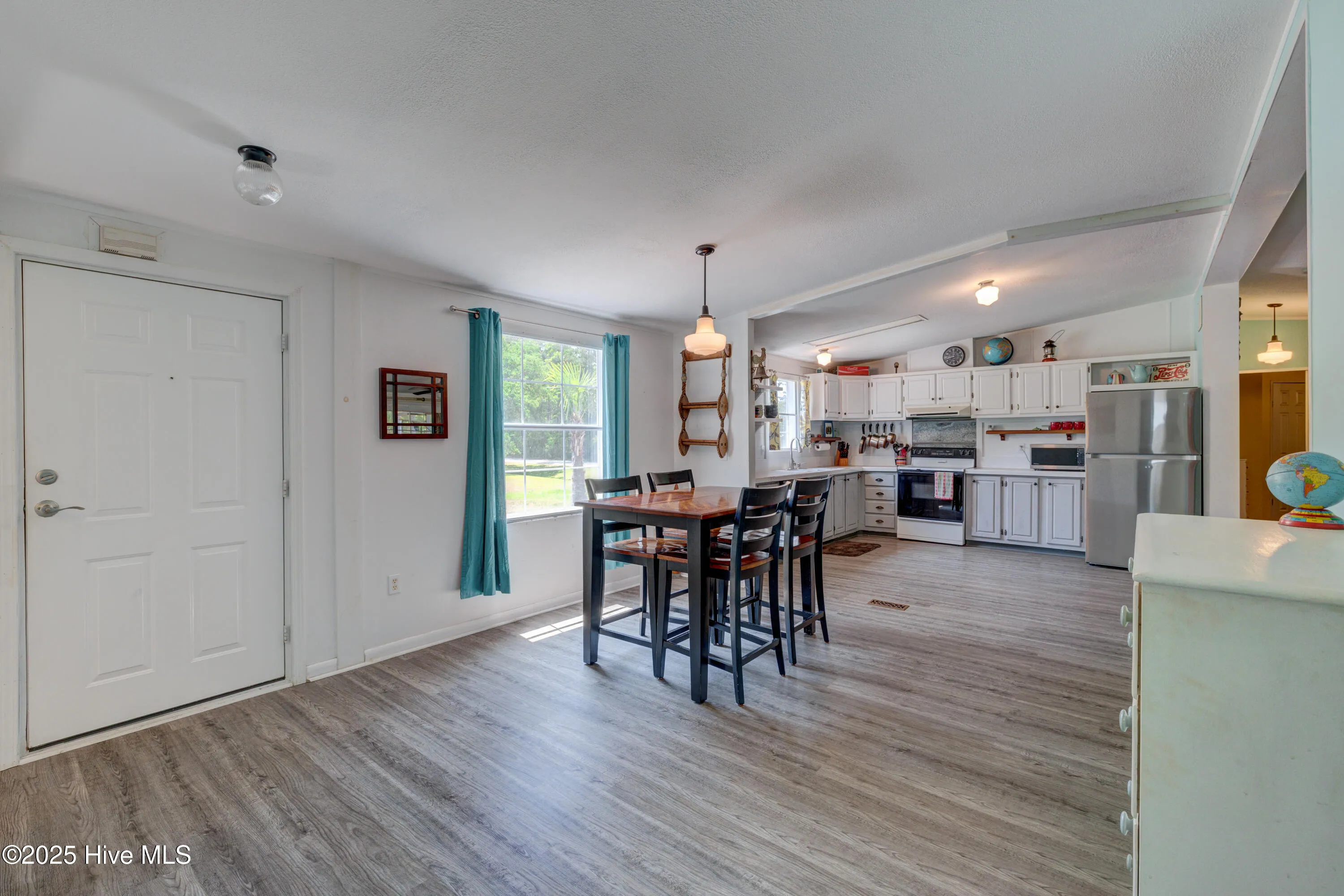 Hampstead, North Carolina 28443, United States, 3 Bedrooms Bedrooms, ,2 BathroomsBathrooms,Residential,Pending,126361