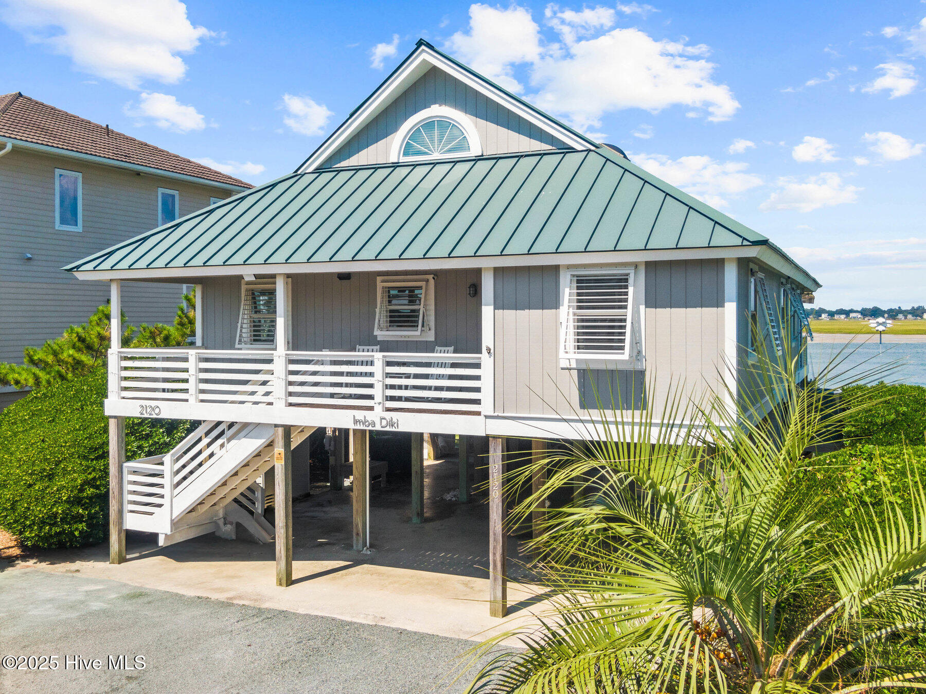 2120 Shoreline Drive