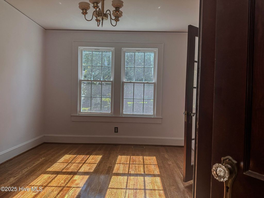 Photo of 202 E 17th Street, Lumberton, NC 28358 (MLS # 100515338)