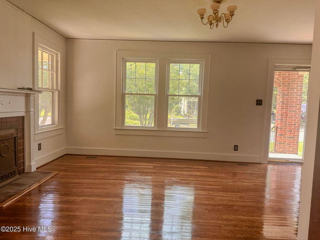 Photo of 202 E 17th Street, Lumberton, NC 28358 (MLS # 100515338)
