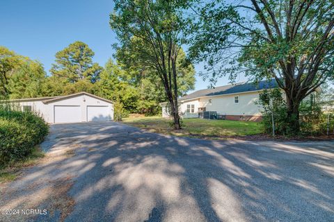 A home in Burgaw