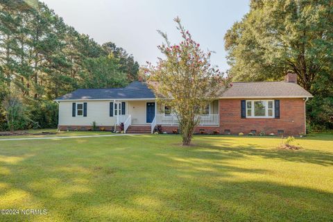 A home in Burgaw