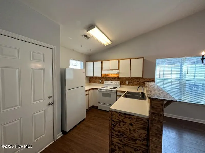 Wilmington, North Carolina 28405, United States, 15 Bedrooms Bedrooms, ,12 BathroomsBathrooms,Residential,Active,145385