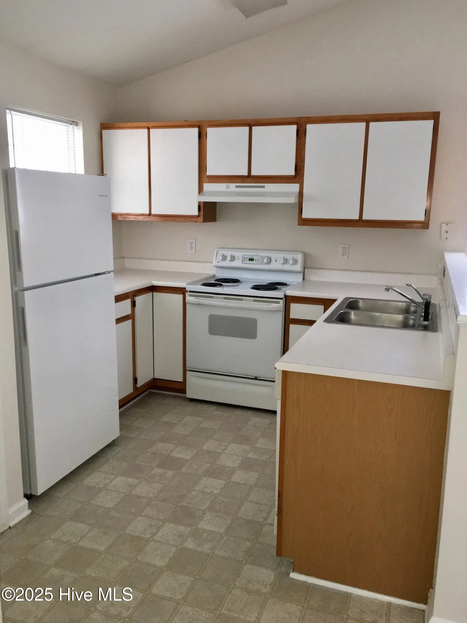 Wilmington, North Carolina 28405, United States, 15 Bedrooms Bedrooms, ,12 BathroomsBathrooms,Residential,Active,145385